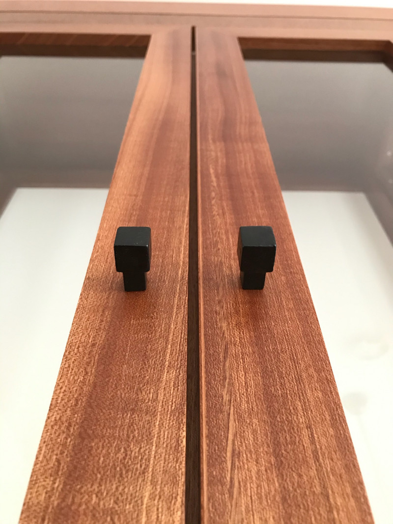 Vitrinenschrank_Griffe